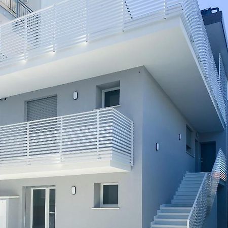 Appartamenti Sunrise Cattolica Exterior foto