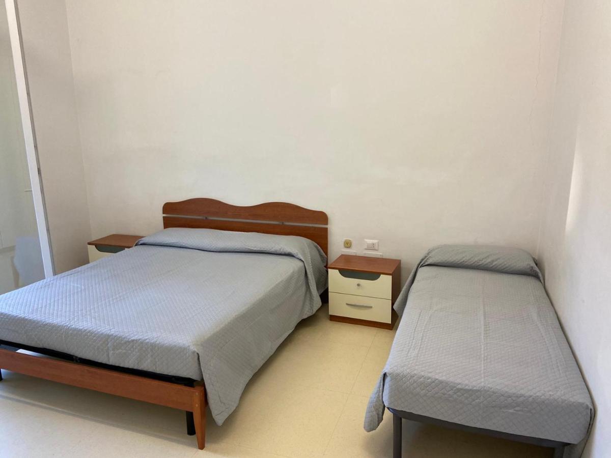Appartamenti Sunrise Cattolica Habitación foto